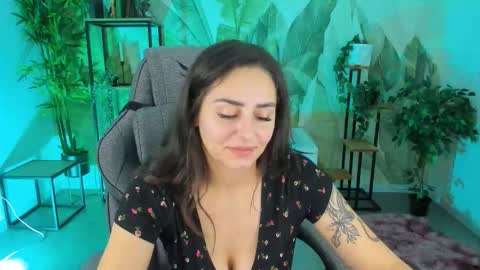 Snapshot of valeriiemills chatting on November 27, 2025, 3:47 pm Valerie online show from November 27, 2025, 3:47 pm