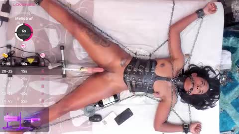 valeriix_ online show from February 19, 2025, 6:32 pm