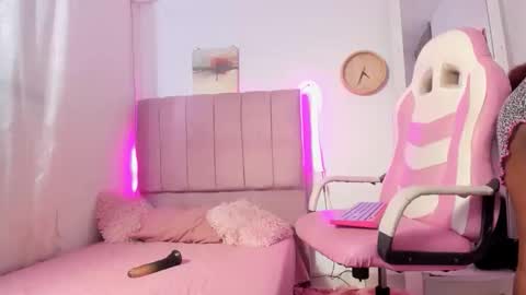 Snapshot of valerin_salazar chatting on November 14, 2025, 7:45 pm valeria online show from November 14, 2025, 7:45 pm