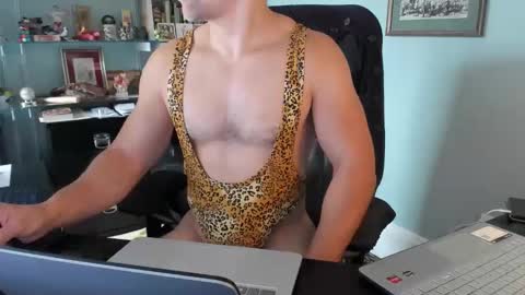 Snapshot of valeriusvitus99 chatting on November 3, 2025, 4:41 pm athletic ass muscles underwear smooth cock online show from November 3, 2025, 4:41 pm
