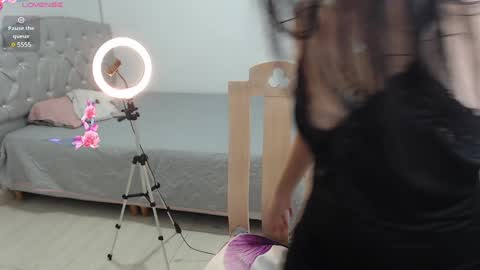 Snapshot of valery_alejo chatting on December 19, 2024, 4:56 am valeria online show from December 19, 2024, 4:56 am