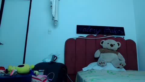 B V Naughty online show from December 17, 2024, 10:22 pm