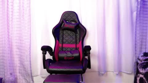 Snapshot of valerysnow_ chatting on January 10, 2026, 12:45 am Valery online show from January 10, 2026, 12:45 am