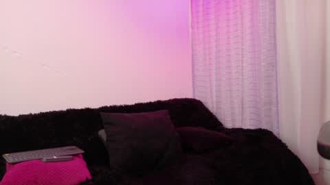 Snapshot of valerysnow_ chatting on July 15, 2026, 1:00 am Valery online show from July 15, 2026, 1:00 am