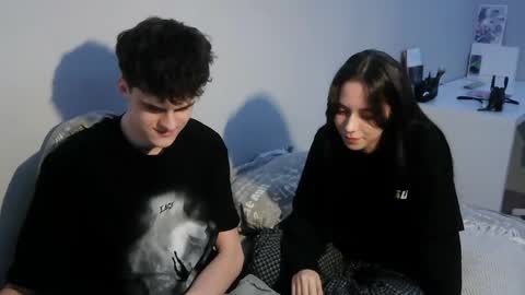 Snapshot of valesios chatting on March 8, 2026, 7:39 pm valesios online show from March 8, 2026, 7:39 pm