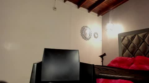 Snapshot of valetino_stonee chatting on June 4, 2026, 8:48 pm Valentino online show from June 4, 2026, 8:48 pm
