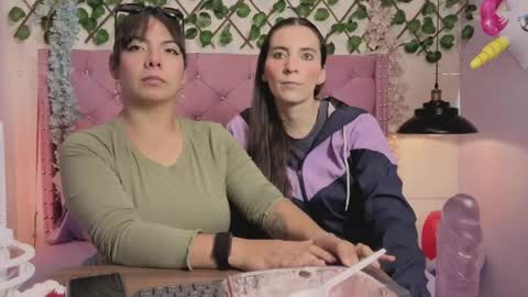 Valkiria and Dione online show from April 16, 2026, 7:58 pm