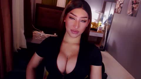 Snapshot of valkyriemajesty chatting on May 17, 2026, 1:40 pm valkyriemajesty online show from May 17, 2026, 1:40 pm