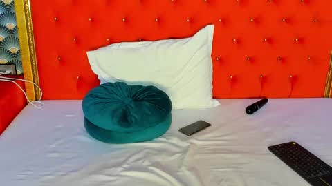 Snapshot of valleriejonnes chatting on March 2, 2025, 12:11 pm Valerie Val V online show from March 2, 2025, 12:11 pm