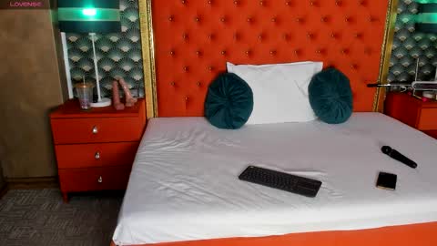 Snapshot of valleriejonnes chatting on September 18, 2025, 11:51 pm Valerie Val V online show from September 18, 2025, 11:51 pm