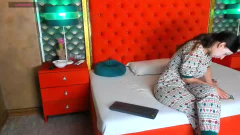 Valerie Val V online show from May 12, 2026, 10:34 am