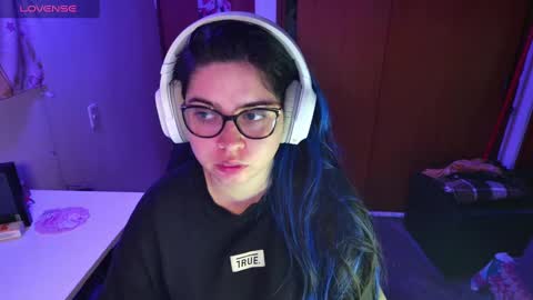 Im Violet online show from January 8, 2025, 2:35 am