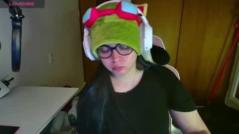 Im Violet online show from March 11, 2025, 5:27 am