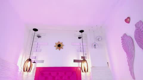 Vallolet Peach  online show from March 2, 2025, 11:07 am