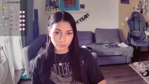 Little Devil online show from April 13, 2026, 11:05 am