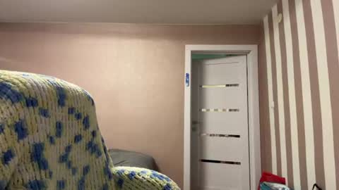 Snapshot of valvet_sky chatting on June 10, 2026, 9:03 pm Lily online show from June 10, 2026, 9:03 pm