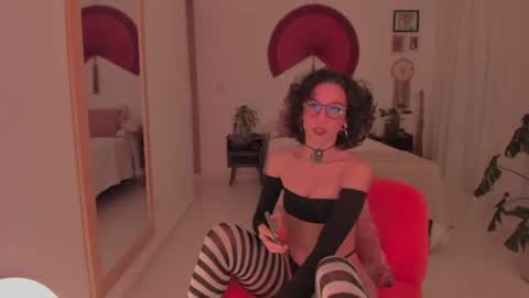 Snapshot of valyturner chatting on July 7, 2026, 12:24 am online show from July 7, 2026, 12:24 am
