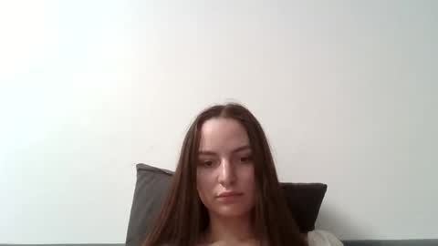 vamia1 online show from September 17, 2025, 3:24 pm