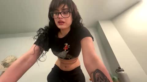 Snapshot of vampgatita chatting on April 25, 2026, 8:28 pm vampgatita online show from April 25, 2026, 8:28 pm