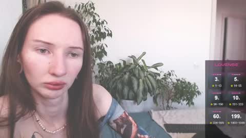 Snapshot of vampire_valentine chatting on May 5, 2026, 8:33 am Mollyy Valentine online show from May 5, 2026, 8:33 am