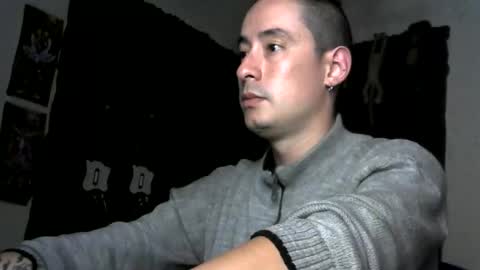 vampireathome online show from November 14, 2025, 1:04 am