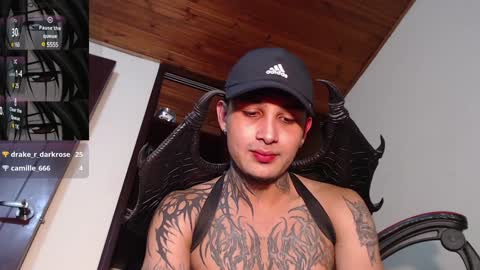 david guzman i model independenthelp me with a thumbs up online show from December 26, 2024, 1:07 am