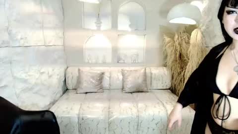 vampkitty_r online show from February 12, 2026, 2:01 pm