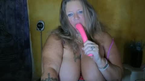 vampwoman online show from June 20, 2026, 6:27 am