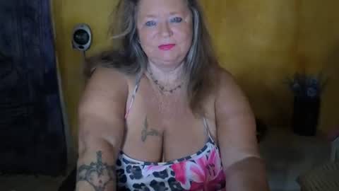 vampwoman online show from July 28, 2026, 6:42 am