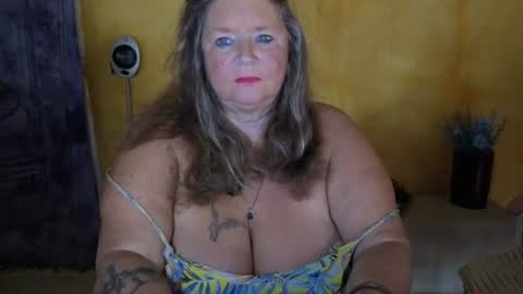 vampwoman online show from July 28, 2026, 4:39 pm