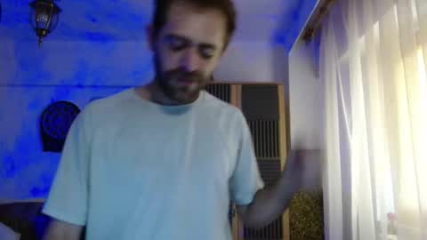 Emy online show from October 8, 2025, 5:38 am