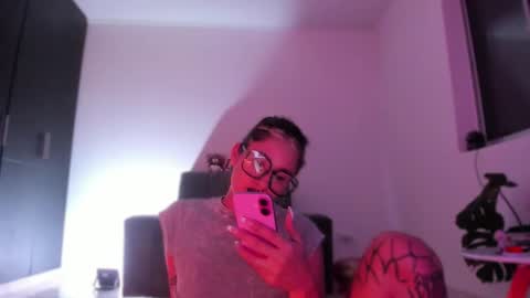 Snapshot of vandalovee chatting on March 20, 2026, 5:56 am Babi Alu online show from March 20, 2026, 5:56 am