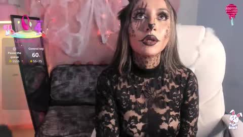 vanelope_evans_ online show from October 31, 2025, 12:50 pm