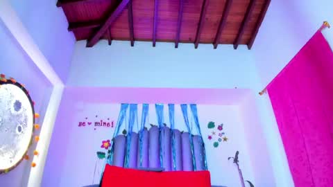 vaneloppe_23 online show from May 3, 2026, 4:07 am