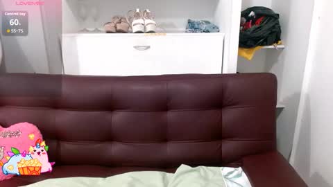 VANESA online show from October 11, 2025, 1:42 pm