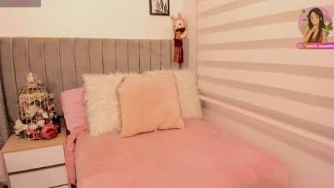 vanesa_moon_ online show from March 29, 2026, 12:10 am