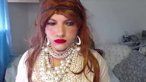 vanesacrossri online show from November 12, 2025, 9:32 am