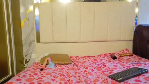 Snapshot of vanessa_7_ chatting on April 25, 2026, 9:23 pm Vanessa online show from April 25, 2026, 9:23 pm