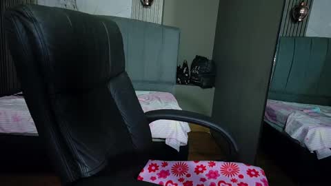 Snapshot of vanessa_7_ chatting on May 12, 2026, 11:46 pm Vanessa online show from May 12, 2026, 11:46 pm