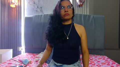 Snapshot of vanessa_7_ chatting on May 17, 2026, 1:03 am Vanessa online show from May 17, 2026, 1:03 am