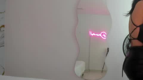 vanessa__castro online show from May 28, 2026, 3:15 am
