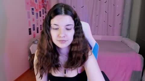 Snapshot of vanessa_brills chatting on February 18, 2025, 11:41 pm Vanessa online show from February 18, 2025, 11:41 pm