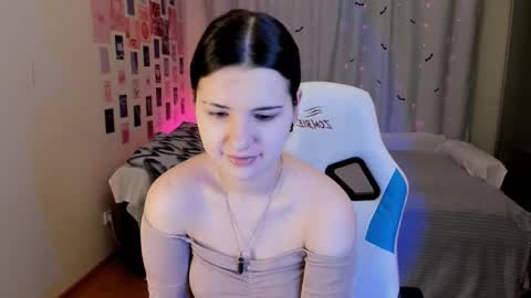 Snapshot of vanessa_brills chatting on February 19, 2025, 8:52 pm Vanessa online show from February 19, 2025, 8:52 pm