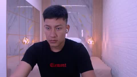 Snapshot of vanessa_f chatting on March 21, 2026, 1:05 pm vanessa online show from March 21, 2026, 1:05 pm