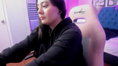 Vanesa online show from February 17, 2026, 1:29 pm