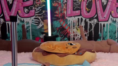 Snapshot of vanessa_love chatting on February 5, 2025, 9:36 am Vanessa online show from February 5, 2025, 9:36 am