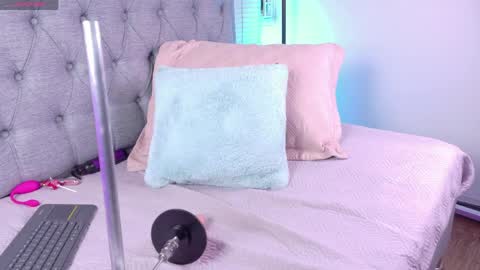 Snapshot of vanessa_mejiia chatting on April 1, 2026, 2:56 am vanessa_mejiia online show from April 1, 2026, 2:56 am