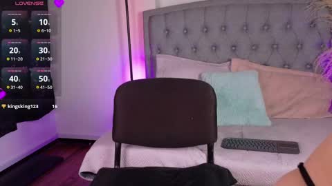 Snapshot of vanessa_mejiia chatting on April 23, 2026, 4:35 am vanessa_mejiia online show from April 23, 2026, 4:35 am
