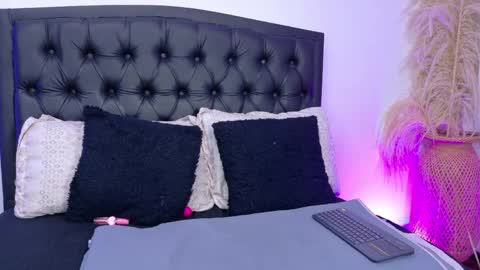 Snapshot of vanessa_mejiia chatting on June 4, 2026, 8:59 pm vanessa_mejiia online show from June 4, 2026, 8:59 pm