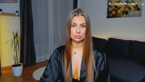 vanessa_moonn online show from November 10, 2025, 10:36 am